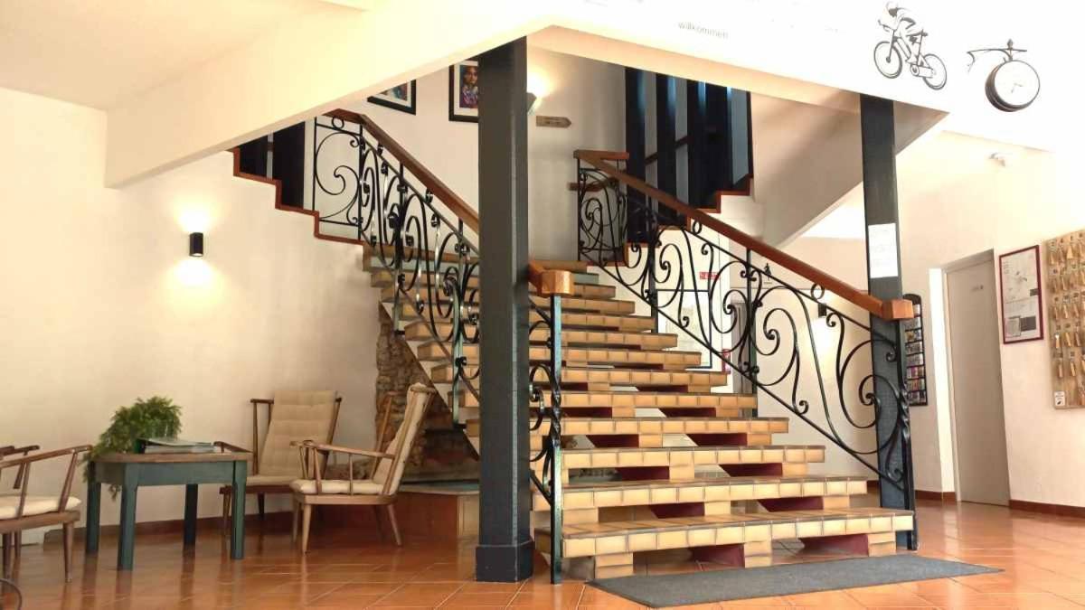 Hotel Sous L'Olivier Бюи-ле-Баронь Экстерьер фото
